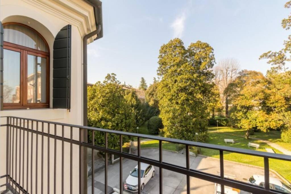 Dadahome Elegante Appartamento Vicino Al Centro Treviso Exterior photo